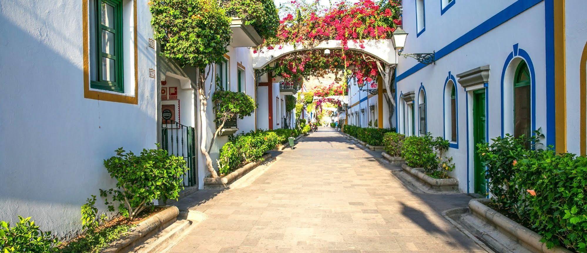 Apartamentos Livvo Puerto De Mogan Exterior foto