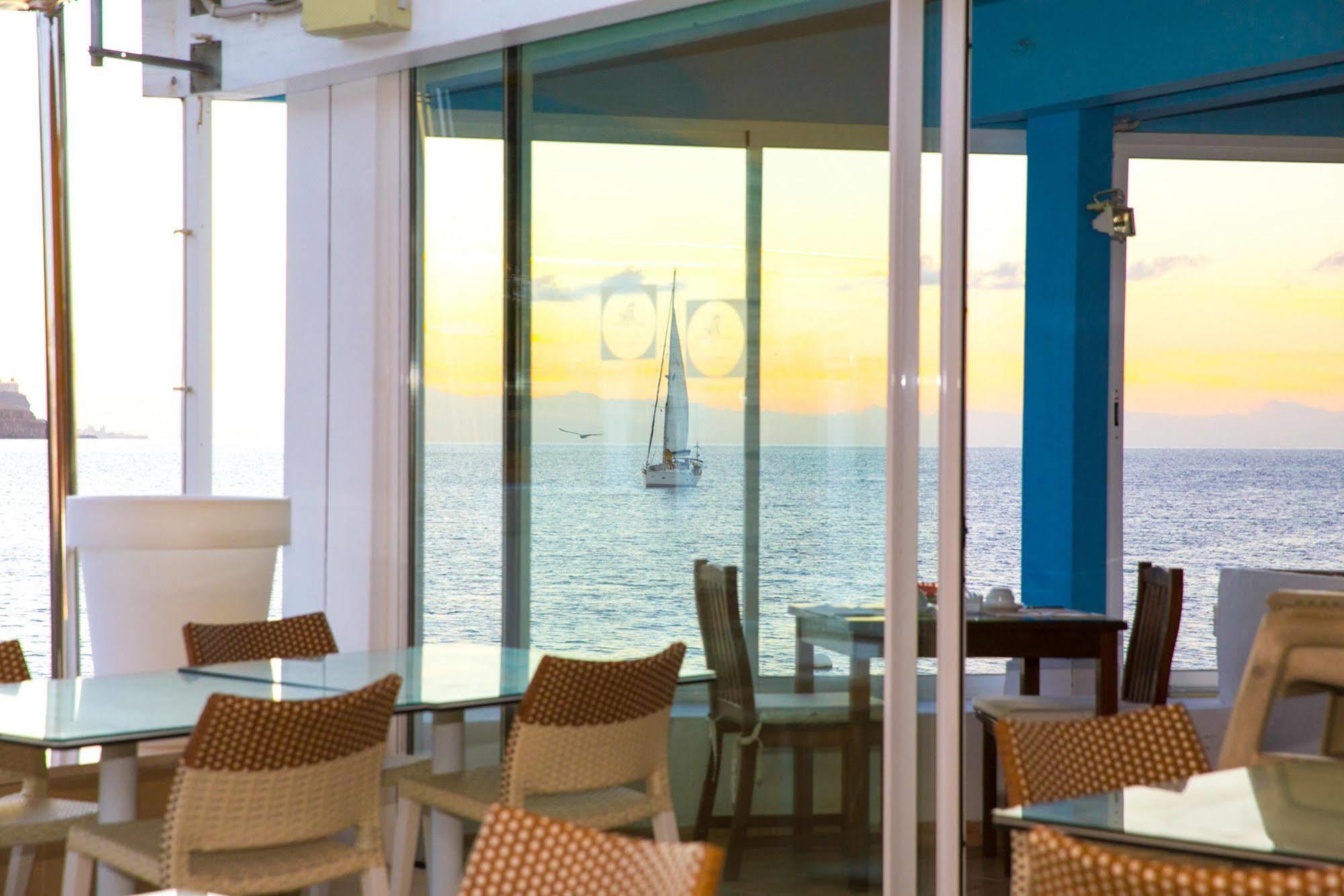 Apartamentos Livvo Puerto De Mogan Exterior foto